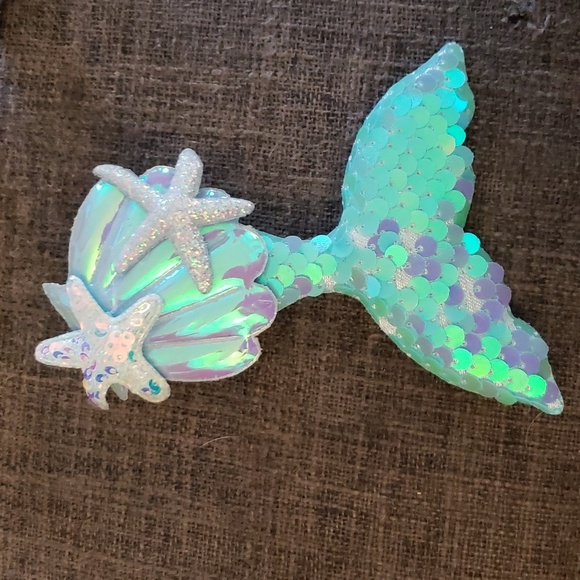 Belors Mermaid Tail Sequins Hair Clips     with Starfish Shell Set of 3 - Picture 6 of 10